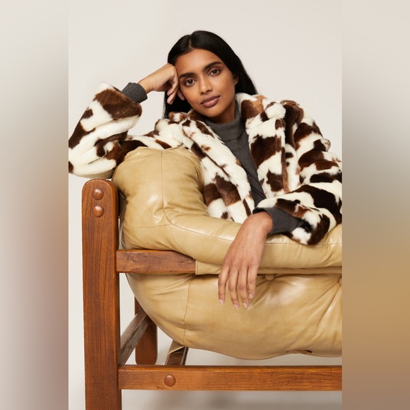 BLANKNYC cow print faux fur jacket size S - Picture 6 of 16